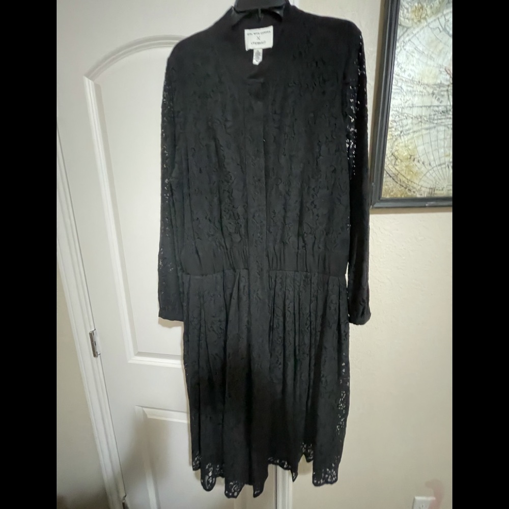 Lace midi dress